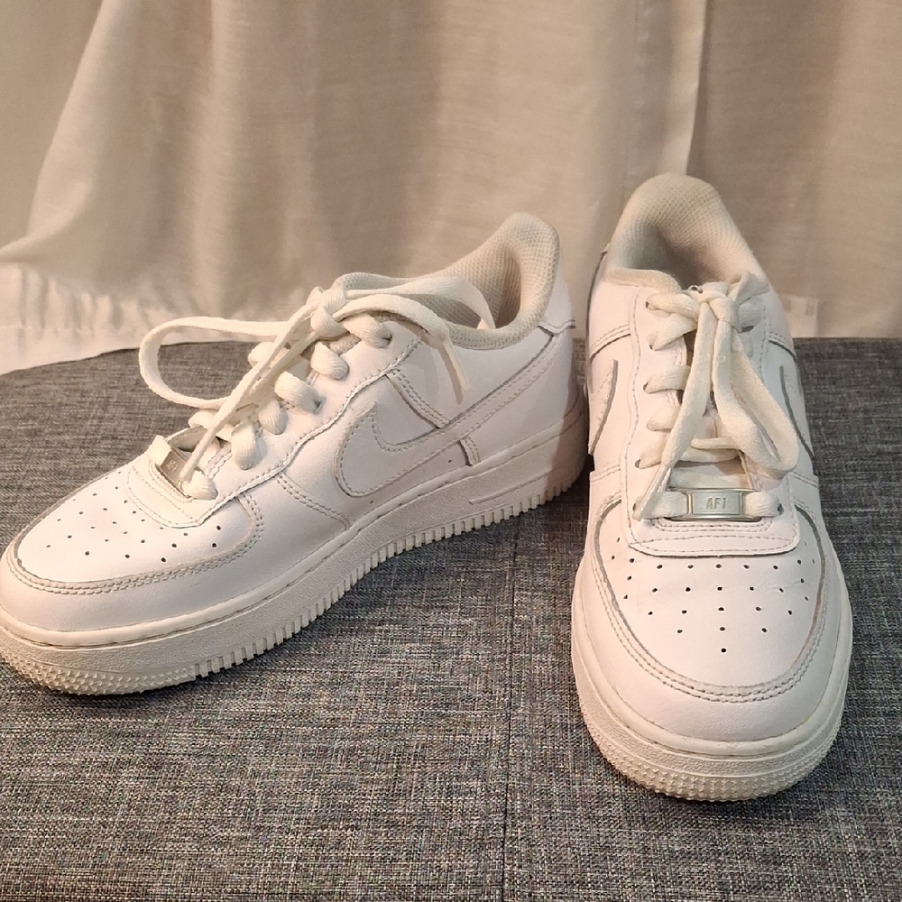 Kids White Nike AF1 Sneakers Sz 5Y